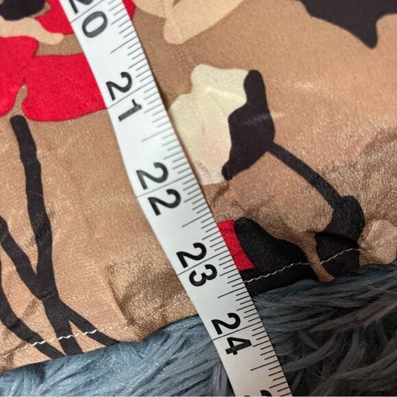 Tucker Tan Red Large Floral Print Silk Blouse Size S - Picture 3 of 6